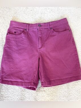 Gloria Vanderbilt all around slimming effect Amanda shorts Sz 10